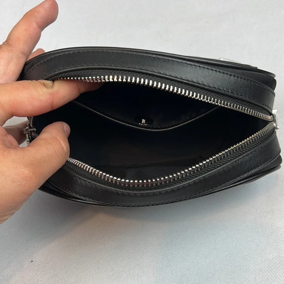 NWOT Cartwright The Clam Luxury Lockable Bag - Picture 8 of 11